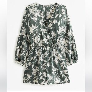 Long-Sleeve Easy Waist Romper. Green floral size Xsmall p